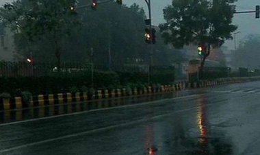 दिल्ली-एनसीआर में तेज हवा के साथ बदला मौसम, IMD ने जताई गरज चमक के साथ बारिश की संभावना
