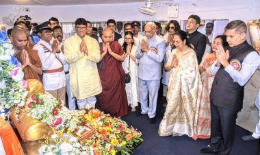 राज्यपाल रमेशबैस ने बाबासाहेब आंबेडकर की 133वीं जयंती पर चैत्यभूमि में किया अभिवादन