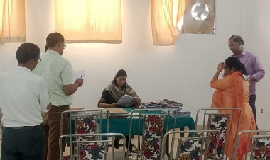 जिला निर्वाचन अधिकारी ने निर्वाचन कार्यालय का किया स्थलीय निरीक्षण, दिए आवश्यक दिशा निर्देश।