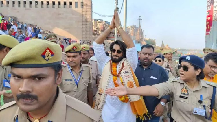 रणवीर सिंह और कृति सैनन की धमाकेदार एंट्री श्री काशी विश्वनाथ धाम में