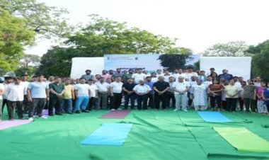 उत्तर पूर्वी क्षेत्र विकास मंत्रालय ने नई दिल्ली के विज्ञान भवन एनेक्सी में आगामी अंतर्राष्ट्रीय योग दिवस की तैयारी के रूप मे योग सत्र आयोजित किया