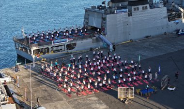 मॉरीशस के लुईस बंदरगाह पर आईएनएस सुनयना