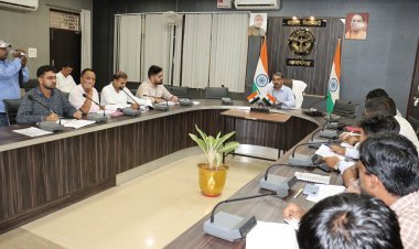 जिलाधिकारी विशाल भारद्वाज: जल जीवन मिशन के तहत हर घर जल कनेक्शन सुनिश्चित करें