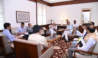 केंद्रीय मंत्री श्री मनोहर लाल ने मुख्यमंत्री श्री हिमंत बिस्वा सरमा के साथ असम की शहरी विकास योजनाओं और बिजली क्षेत्र के परिदृश्य की समीक्षा की