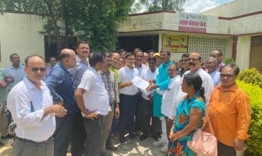 गोरखपुर जनपद के गगहा ब्लॉक के 50 शिक्षक संकुलों ने दिया सामूहिक इस्तीफा