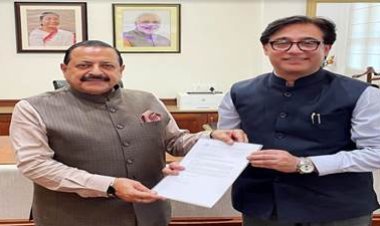 श्री विश्वकर्मा कौशल विश्वविद्यालय के कुलपति ने स्टार्टअप पहलों पर चर्चा के लिए केंद्रीय मंत्री डॉ. जितेंद्र सिंह से की मुलाकात