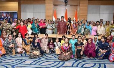 दिल्ली में पाकिस्तानी महिला शरणार्थियों ने पीयूष गोयल को राखी बांधी