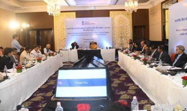 वित्त मंत्री निर्मला सीतारमण ने उदयपुर में नौ क्षेत्रीय ग्रामीण बैंकों के प्रदर्शन की समीक्षा बैठक की अध्यक्षता की