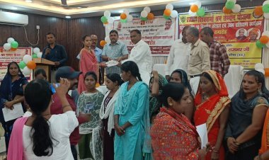 आजमगढ़: विश्वकर्मा श्रम सम्मान योजना के अंतर्गत कौशल विकास प्रशिक्षण कार्यक्रम का शुभारंभ