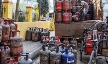 कमर्शियल सिलेंडर की कीमत में बढ़ोतरी: 19 किलो वाला सिलेंडर 39 रुपये महंगा, आज से देशभर में नई दरें लागू