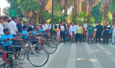 आज़मगढ़ महोत्सव-2024: दिव्यांगजनों के हौसले की ट्राइसाइकिल रेस में जोश और जज़्बे का अद्वितीय प्रदर्शन