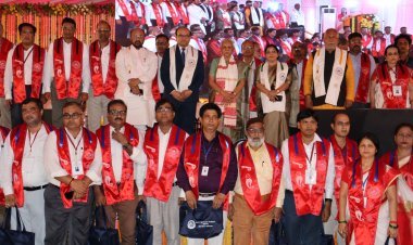 आजमगढ़ विश्वविद्यालय का ऐतिहासिक प्रथम दीक्षांत समारोह भव्यता के साथ संपन्न: महामहिम राज्यपाल ने बेटियों के उज्जवल भविष्य का किया आह्वान