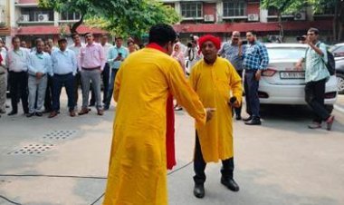 विधायी विभाग ने स्वच्छता अभियान के प्रति जागरूकता के लिए नुक्कड़ नाटक का आयोजन किया