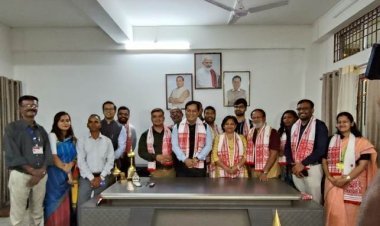 असम में गुजरात के मीडिया का छह दिवसीय दौरा केंद्रीय पत्तन, पोत परिवहन और जलमार्ग मंत्री सर्बानंद सोनोवाल से मुलाकात के साथ संपन्न हुआ