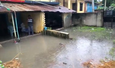 घरों और दुकानों में भरा पानी, करोड़ों रुपये का नुकसान