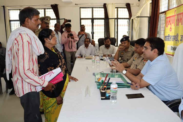 सगड़ी तहसील में सम्पूर्ण समाधान दिवस: जन समस्याओं के त्वरित निस्तारण पर जिलाधिकारी का जोर