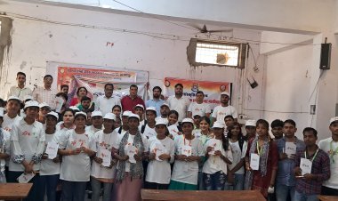 नेहरू युवा केन्द्र आज़मगढ़ और डी ए वी पी जी कॉलेज के सयुंक्त तत्वावधान में सम्पन्न हुआ गाँधी जयन्ती समारोह।