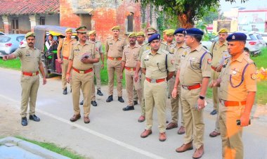 पुलिस अधीक्षक हेमराज मीना ने किया शुक्रवार की परेड का निरीक्षण: पुलिस बल को दिए कर्तव्य निष्ठा और कुशलता के निर्देश