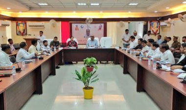 मा. मंत्री मत्स्य विभाग उत्तर प्रदेश डॉ संजय कुमार निषाद जी ने मत्स्य विभाग द्वारा संचालित योजनाओं को लेकर किया समीक्षा