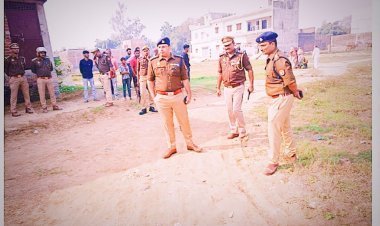 चिलुआताल थाना क्षेत्र के नकहा नंबर 1 में युवक की गला रेतकर हत्या