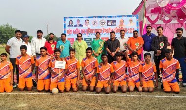 प्रदेश स्तरीय सब जूनियर बालक हैंडबॉल प्रतियोगिता 2024 का डीएम व एसपी ने किया शुभारंभ