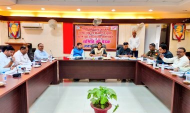 जिला उद्योग बन्धु, श्रम बन्धु, व्यापार बंधु एवं औद्योगिक व्यापारिक सुरक्षा फोरम तथा एम0ओ0यू0 क्रियान्वयन समिति की  जिलाधिकारी ने की बैठक