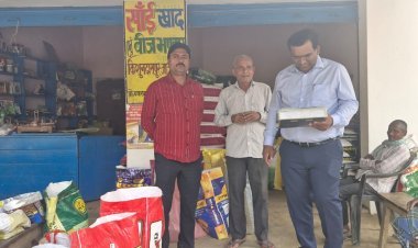 खाद की कालाबाजारी पर सख्त प्रशासन: तहबरपुर और निजामाबाद में 9 दुकानदारों के लाइसेंस निलंबित