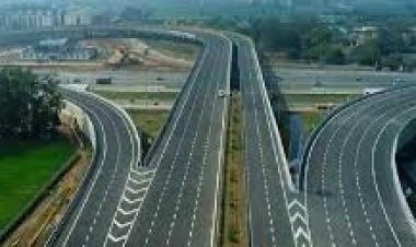 उत्तर प्रदेश को जल्द मिलेगा 700 किमी लंबा 'ग्रीनफील्ड एक्सप्रेसवे': 22 जिलों के विकास को मिलेगी रफ्तार