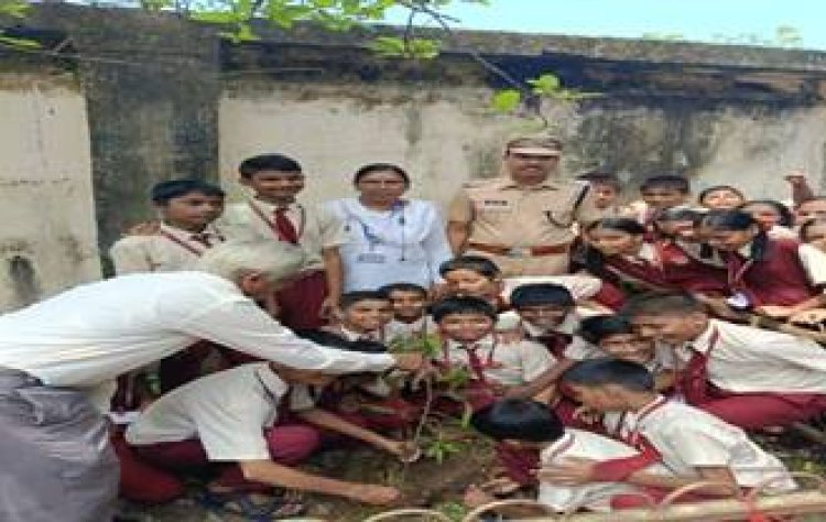 भारतीय रेलवे ने इस वर्ष स्वच्छता पखवाड़ा के दौरान 45.20 करोड़ वर्ग मीटर क्षेत्र में व्यापक स्वच्छता अभियान चलाया