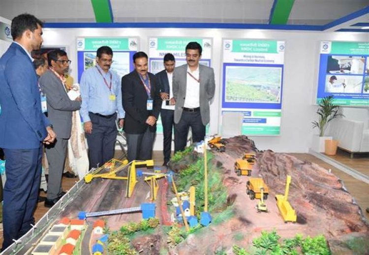 इस्पात सचिव ने 43वें भारत अंतर्राष्ट्रीय व्यापार मेला (आईआईटीएफ) 2024 में इस्पात मंडप का उद्घाटन किया