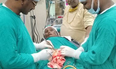 95 वर्षीय मां के लिए ममता और समर्पण ने जीता मौत से जंग, रामरती हॉस्पिटल में हुआ चमत्कारिक ऑपरेशन