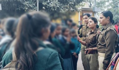 गोरखपुर में 'मिशन शक्ति फेज-5' का प्रभावशाली अभियान: महिलाओं और बालिकाओं को किया गया जागरूक, सुरक्षा और सशक्तिकरण पर जोर