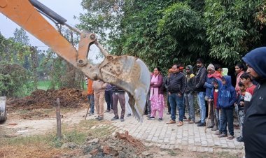 जिलाधिकारी के निर्देश पर उपजिलाधिकारी गौरीगंज द्वारा खलिहान की भूमि व सार्वजनिक चक मार्ग को कराया गया अतिक्रमण मुक्त।