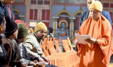 गोरखनाथ मंदिर में मुख्यमंत्री योगी आदित्यनाथ का 'जनता दर्शन': लोगों की समस्याओं का तुरंत समाधान होगा