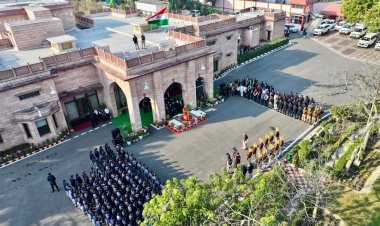 मुख्यमंत्री योगी आदित्यनाथ ने 76वें गणतंत्र दिवस पर लखनऊ में किया राष्ट्रध्वज फहराया, देशप्रेम का दिया संदेश