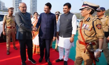 राज्यपाल सी.पी. राधाकृष्णन ने किया राष्ट्रध्वज का वंदन, मुख्यमंत्री देवेंद्र फडणवीस की गरिमामय उपस्थिति से कार्यक्रम आलोकित