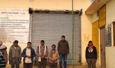 गोरखपुर के बेलघाट में 76वें गणतंत्र दिवस पर लहराया तिरंगा, क्षेत्रीय विपणन अधिकारी अरविंद कुमार ने किया ध्वजारोहण