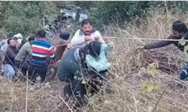 पुणे के वरंधा घाट में 150 फीट गहरी खाई में गिरी कार, एक की मौत, पांच गंभीर घायल