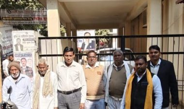 मोहनगंज में पृथ्वीराज चौहान की मूर्ति स्थापना पर विवाद! क्षत्रिय समाज ने डीएम को सौंपा ज्ञापन