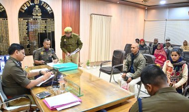 आजमगढ़ पुलिस कार्यालय में जनसुनवाई, अधिकारियों को त्वरित कार्रवाई के निर्देश