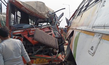 गोरखपुर में भीषण सड़क हादसा: दो रोडवेज बसों की टक्कर से मची चीख-पुकार, 15 से अधिक यात्री गंभीर