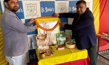सेंट जेवियर्स स्कूल में बसंत पंचमी एवं सरस्वती पूजन धूमधाम से मनाया गया