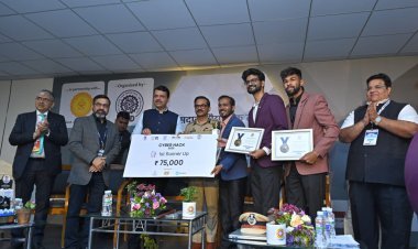 साइबर हैक-2025: टेक्नोलॉजी के योद्धाओं को CM फडणवीस ने किया सम्मानित!