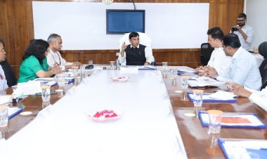 मुंबई: श्रम मंत्री डॉ. मनसुख मांडविया ने ईएसआईसी अस्पताल और डीजीएफएएसएलआई का दौरा किया