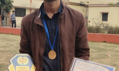 रत्नेश त्रिपाठी बने शैक्षणिक गौरव के प्रतीक, राज्यपाल ने गोल्ड मेडल से किया सम्मानित
