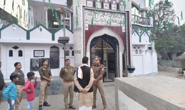 रमजान व होली की तैयारी: थाना प्रभारी गगहा का पैदल गश्त, सुरक्षा का दिया भरोसा