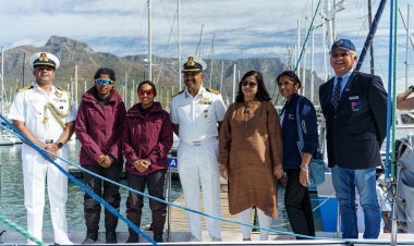 नाविका सागर परिक्रमा, तारिणी ने दक्षिण अफ्रीका के केप टाउन में प्रवेश किया