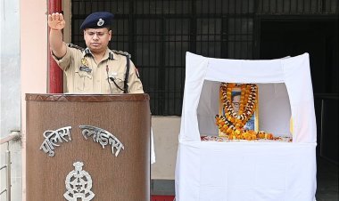 आजमगढ़ में बाबा साहब डॉ. भीमराव अंबेडकर जयंती समारोह का आयोजन, एसएसपी हेमराज मीना ने दी श्रद्धांजलि