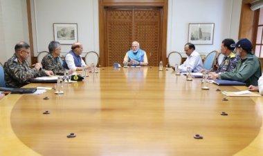 राष्ट्र की सुरक्षा पर मंथन: प्रधानमंत्री मोदी की अध्यक्षता में उच्च स्तरीय बैठक, सैन्य नेतृत्व और राष्ट्रीय सुरक्षा सलाहकार हुए शामिल