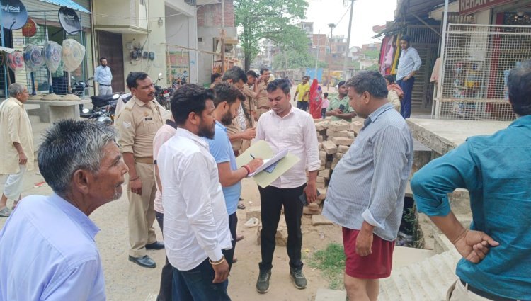 नगर महराजगंज में अतिक्रमण के खिलाफ चला सख्त अभियान, ठेले-खोमचे हटाए गए, काटे गए चालान